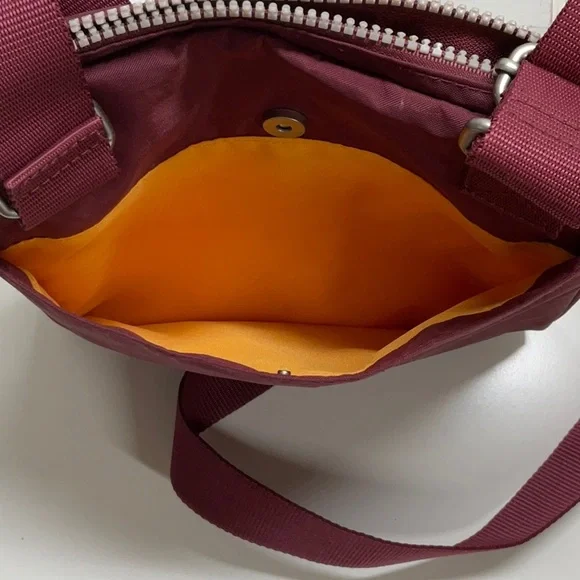 Baggallini Crossbody Maroon - Picture 6 of 10